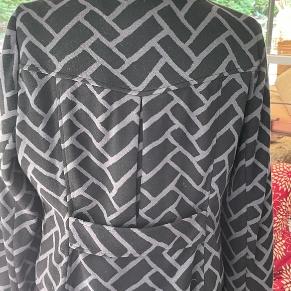Black & grey geometric jacket size 14 - Picture 4 of 5